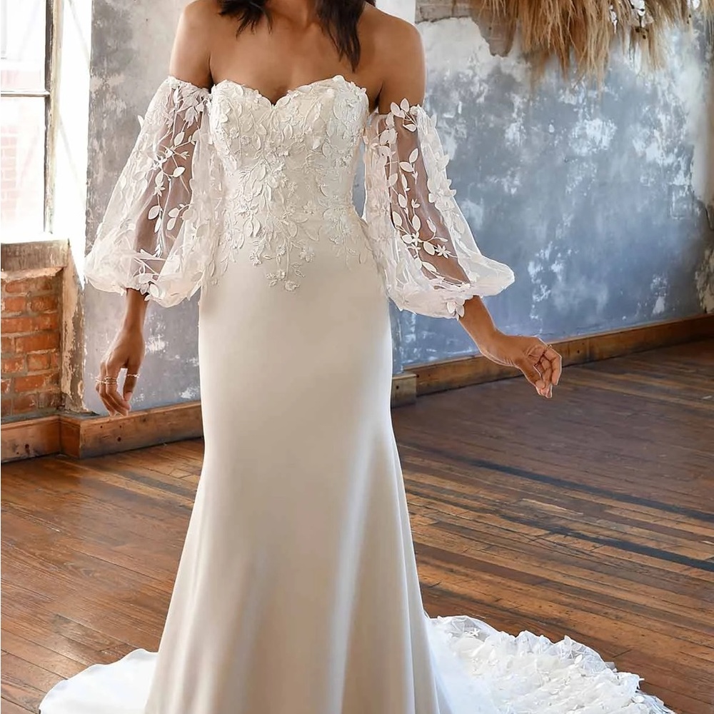Elegant Strapless Wedding Dress - Picture 4 of 11